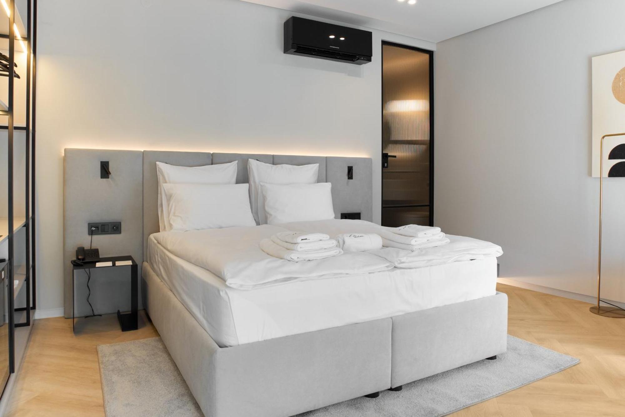 Hotel Laudon Uzhhorod Room photo